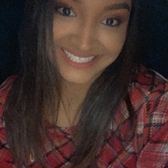 Meet your Posher, Dinorah - Picture 2 of 2